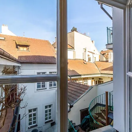Royal Mostecka Apartman *